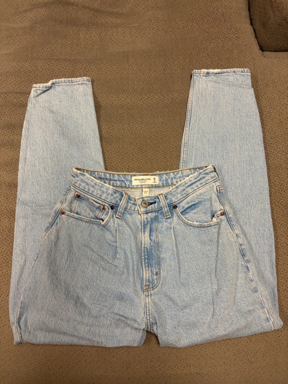 Light Blue women’s High-Rise 80 Mom Jeans - Picture 2 of 5